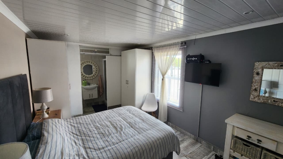 4 Bedroom Property for Sale in Mykonos Western Cape